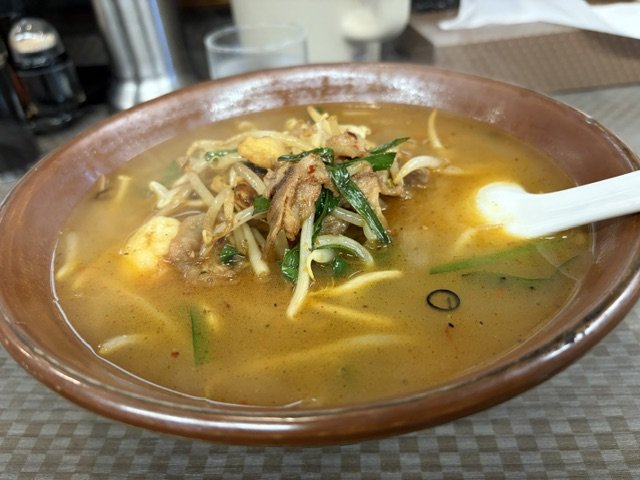塩は、豚バラ肉が入っています